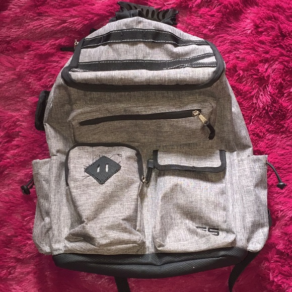 EastSport Handbags - Grey and black hiking backpack 🎒